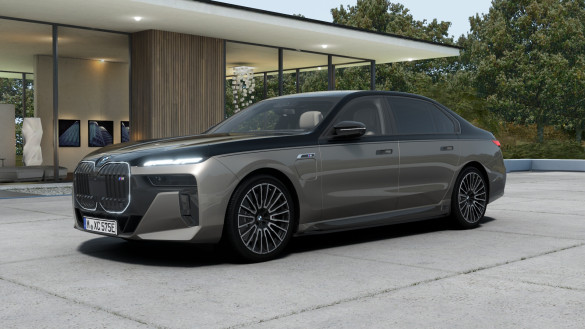 BMW M760e xDrive Sedan