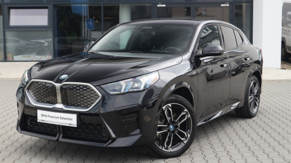 BMW iX2 xDrive30
