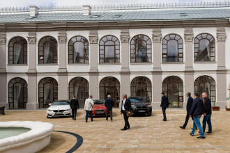 BMW DRIVING LUXURY EXPERIENCE 2016