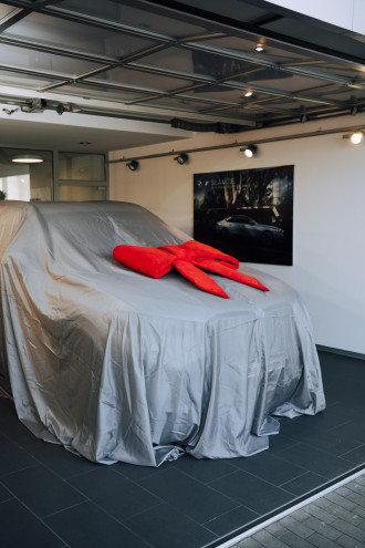 Slávnostné odovzdanie BMW X5 Tomášovi Maštalírovi v T.O.B. Trenčín.