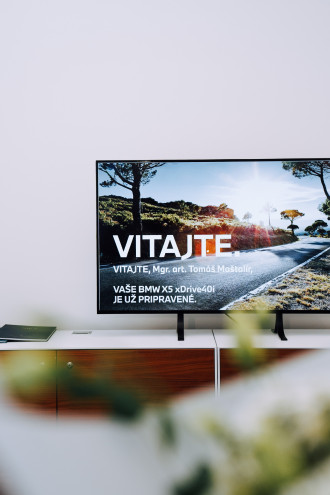 Slávnostné odovzdanie BMW X5 Tomášovi Maštalírovi v T.O.B. Trenčín.