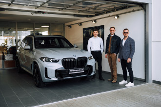 Slávnostné odovzdanie BMW X5 Tomášovi Maštalírovi v T.O.B. Trenčín.