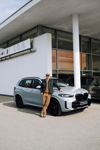 Slávnostné odovzdanie BMW X5 Tomášovi Maštalírovi v T.O.B. Trenčín.