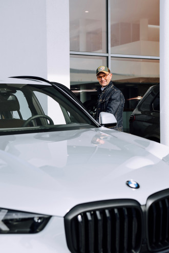 Slávnostné odovzdanie BMW X5 Tomášovi Maštalírovi v T.O.B. Trenčín.