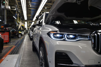 Odpočítavanie sa začalo: prvé predsériové modely BMW X7 schádzajú z montážnej linky.