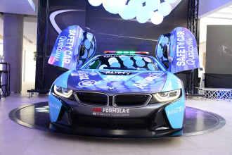 Nový vývoj na poli Formula E: Debut novej generácie bezpečnostného vozidla Qualcomm Safety Car BMW i8 Coupé.