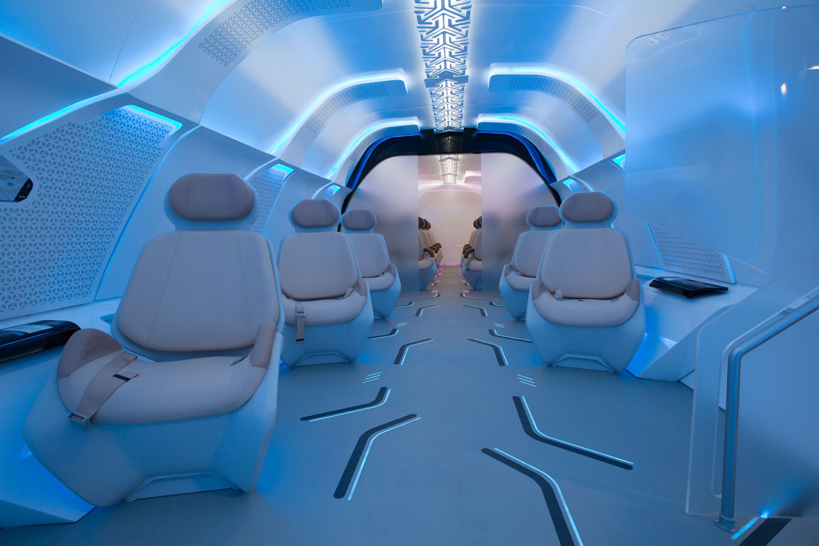 Designworks z BMW Group a Virgin Hyperloop One spájajú svoje sily pri tvorbe prototypu dizajnu osobnej verzie kapsule pre Hyperloop v Dubaji.