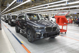 Závod BMW Spartanburg robí finálne prípravy na spustenie výroby úplne nového BMW X5.