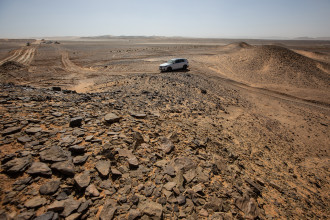 Ikonické zákruty okruhu Monza prenesené na piesok starobylej Sahary.