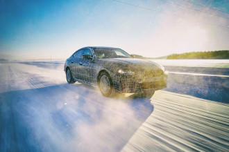 Modely BMW iX3, BMW i4 a BMW iNEXT absolvujú testy v studených podmienkach na severnom polárnom kruhu.