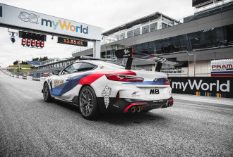 BMW M8 MotoGPTM Safety Car - vysoký výkon v službe bezpečnosti.