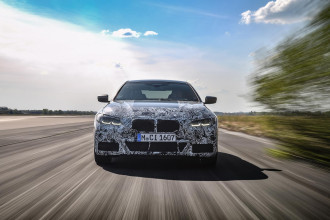 Nové BMW radu 4 Coupé vo finálnej fáze skúšok jazdnej dynamiky.