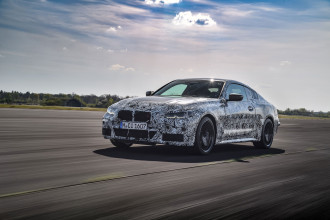 Nové BMW radu 4 Coupé vo finálnej fáze skúšok jazdnej dynamiky.