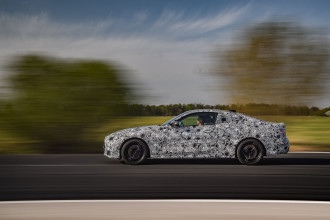 Nové BMW radu 4 Coupé vo finálnej fáze skúšok jazdnej dynamiky.