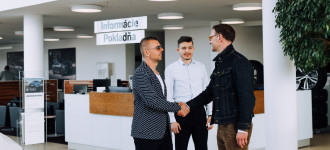 Slávnostné odovzdanie BMW X5 Tomášovi Maštalírovi v T.O.B. Trenčín.