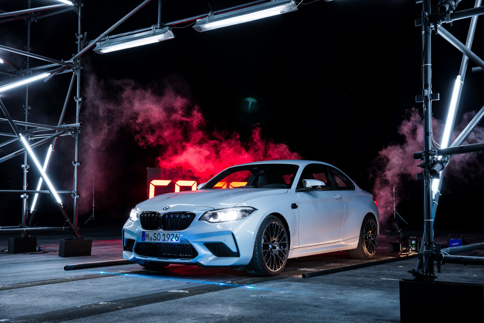 BMW M2 Competition pokoruje rekordy.