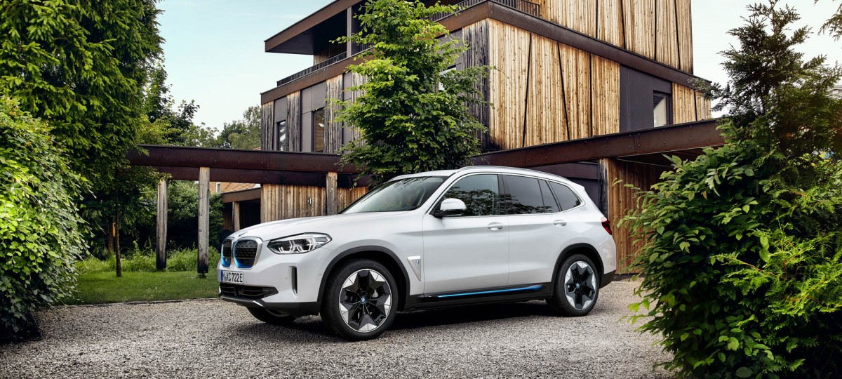 Úplne prvé BMW iX3.