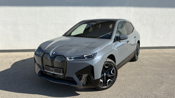 BMWi iX xDrive50