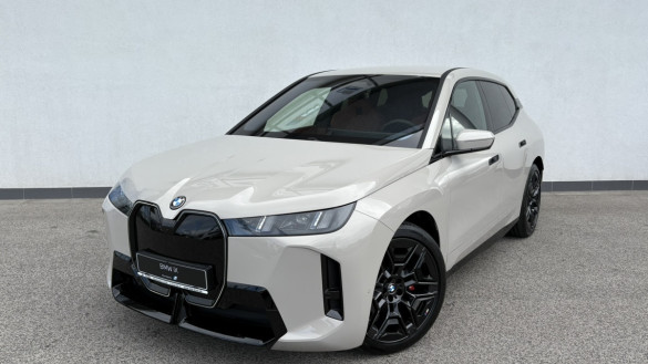 BMW iX xDrive45