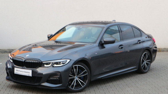 BMW 330i xDrive Sedan