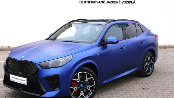 BMW iX2 xDrive30