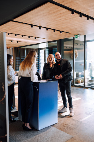 Electric Experience Tour by BMW. Valčianska dolina.