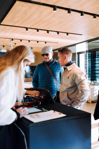 Electric Experience Tour by BMW. Valčianska dolina.