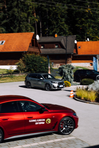 Electric Experience Tour by BMW. Valčianska dolina.