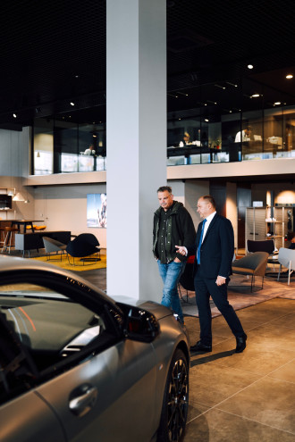 Dano Dangl si prevzal nové BMW M5 v Individual farbe Frozen Deep Grey.