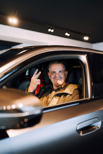 Dano Dangl si prevzal nové BMW M5 v Individual farbe Frozen Deep Grey.