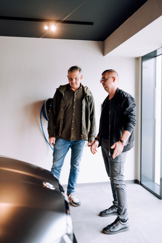 Dano Dangl si prevzal nové BMW M5 v Individual farbe Frozen Deep Grey.