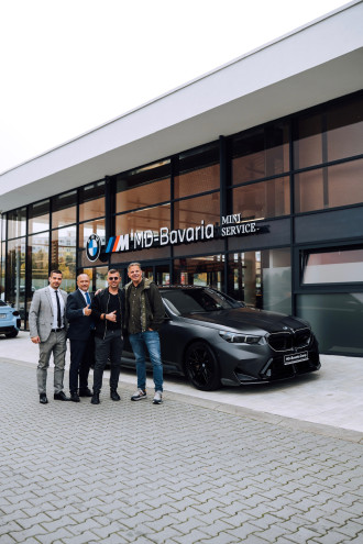 Dano Dangl si prevzal nové BMW M5 v Individual farbe Frozen Deep Grey.