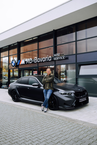 Dano Dangl si prevzal nové BMW M5 v Individual farbe Frozen Deep Grey.