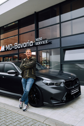 Dano Dangl si prevzal nové BMW M5 v Individual farbe Frozen Deep Grey.